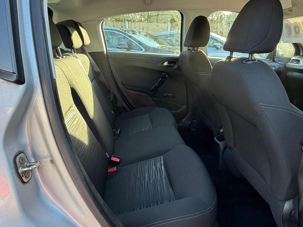 Peugeot 208 Access Plus 1.0 – 2013