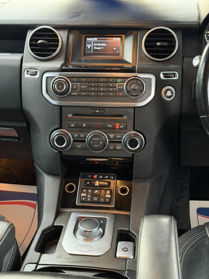 Land Rover Discovery 4 3.0 SDV6 Auto – 7 Seater – 2015